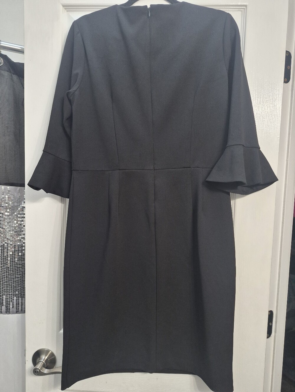 Donna Morgan Bell Sleeve Dress Size 14. - Picture 3 of 3